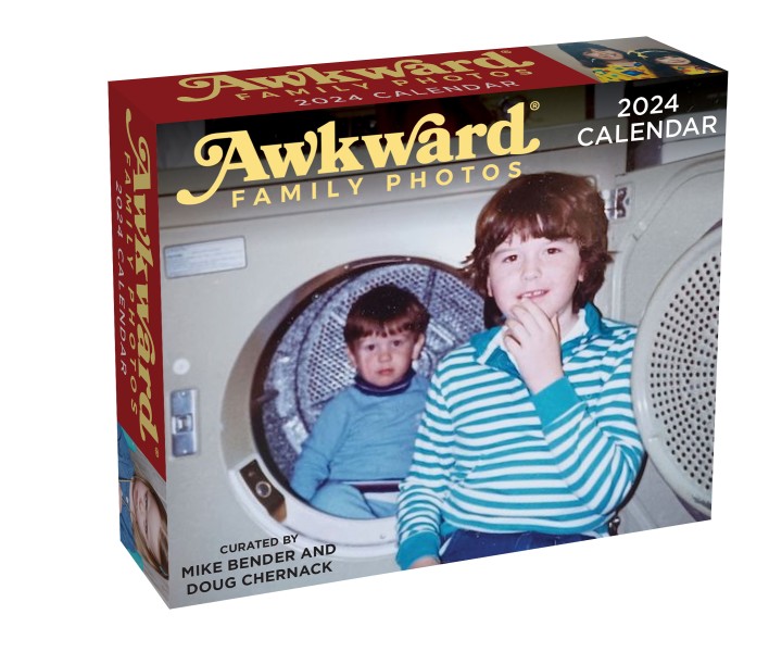 Awkward Family Photos 2024 Day-to-Day Calendar