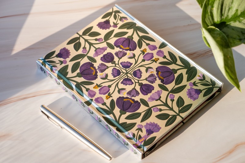 Nina Pace: Purple Flowers (Foiled Journal) - Flame Tree Publishing